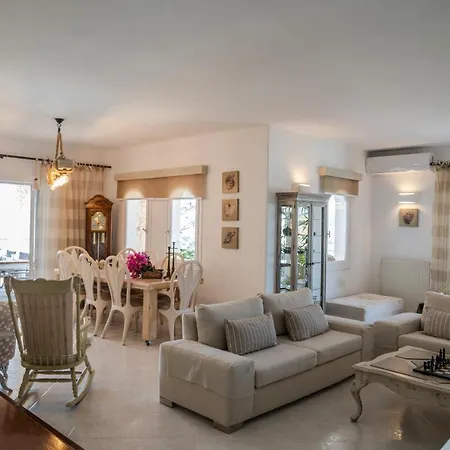 Дом отдыха Haritomeni Парос