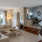 Haritomeni פארוס